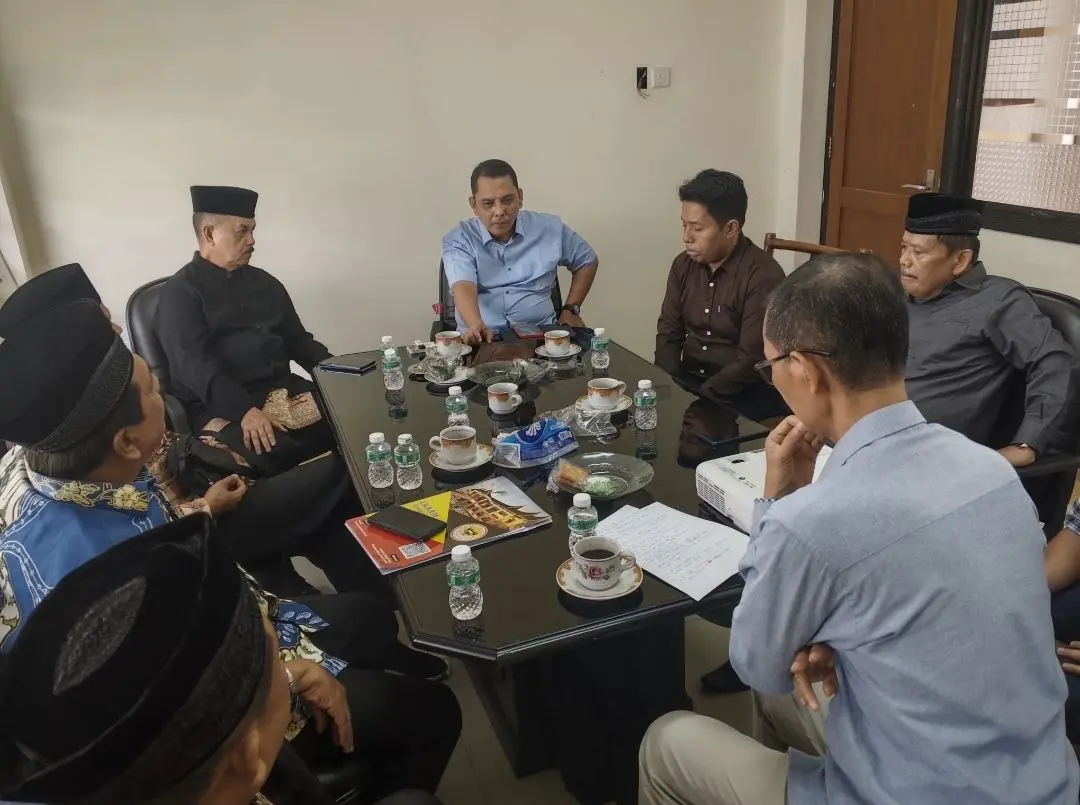 Carano Lawfirm bersama Ketua dan Pengurus LKAAM Sumbar, Bapak Fauzi Bahar, terus mendorong penyusunan Draft Ranperda Hukum Pidana Adat Minangkabau.